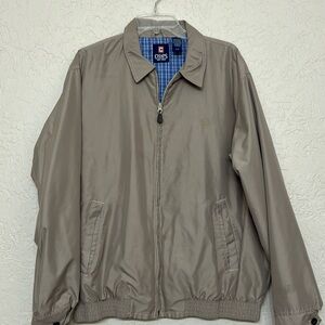 Men’s tan lined Chaps jacket size large. Excellent condition